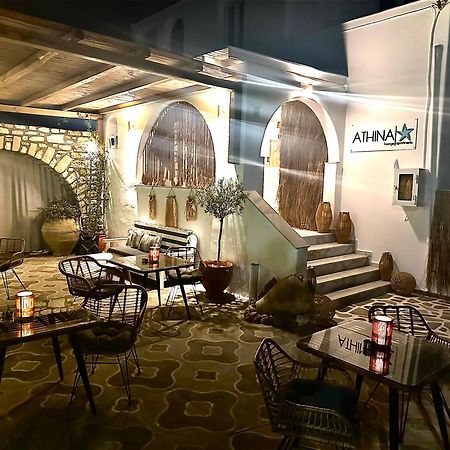 Athina Rooms - Lounge Apartments Páros Eksteriør billede