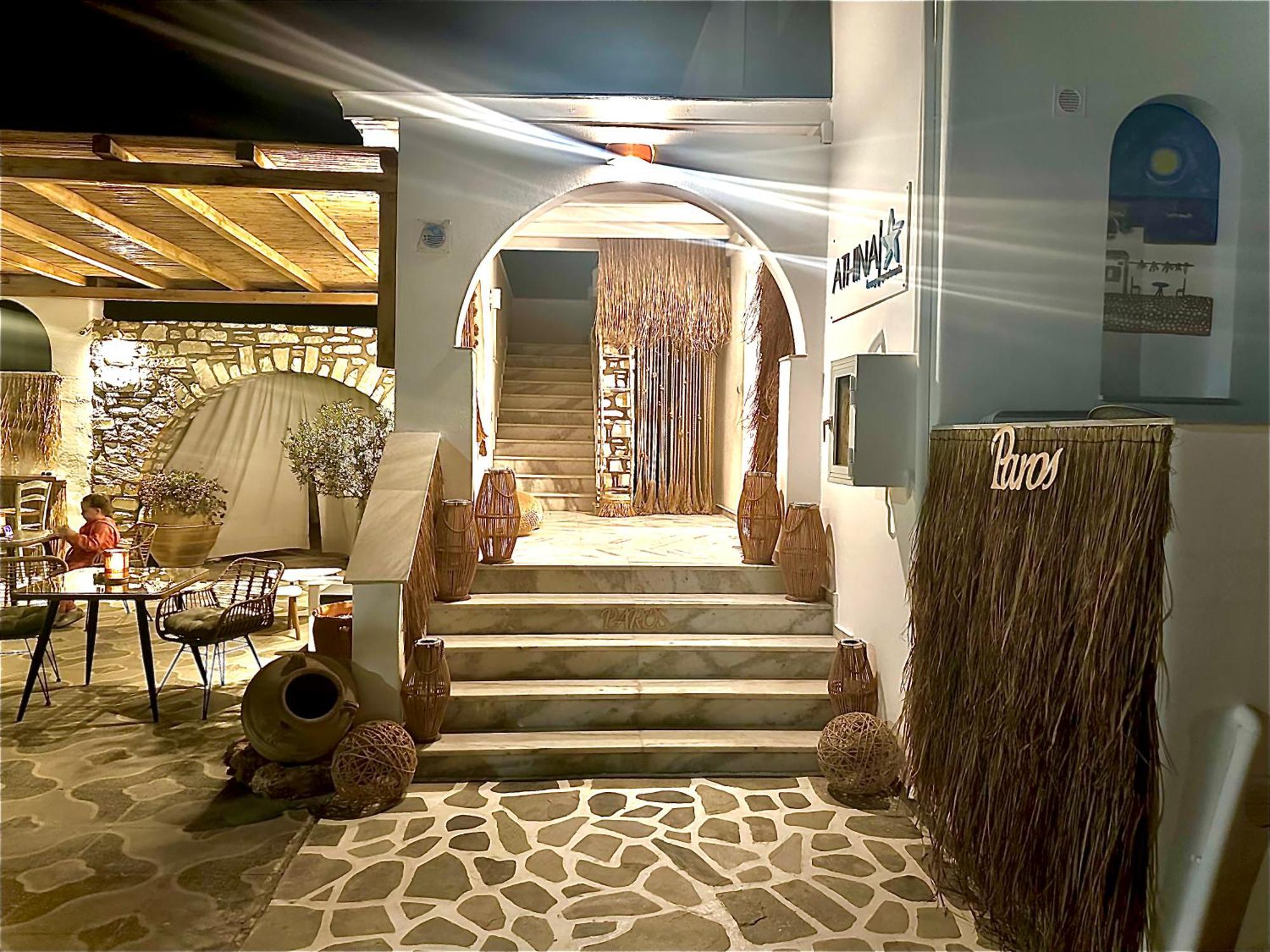 Athina Rooms - Lounge Apartments Páros Eksteriør billede
