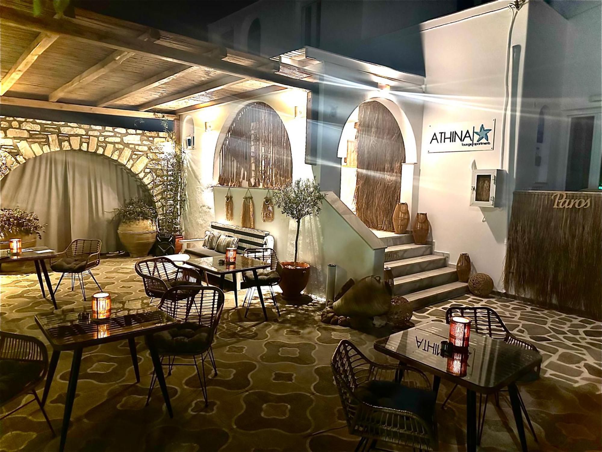 Athina Rooms - Lounge Apartments Páros Eksteriør billede