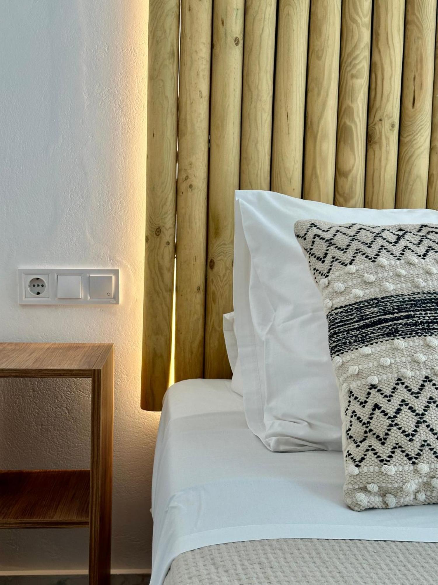 Athina Rooms - Lounge Apartments Páros Eksteriør billede