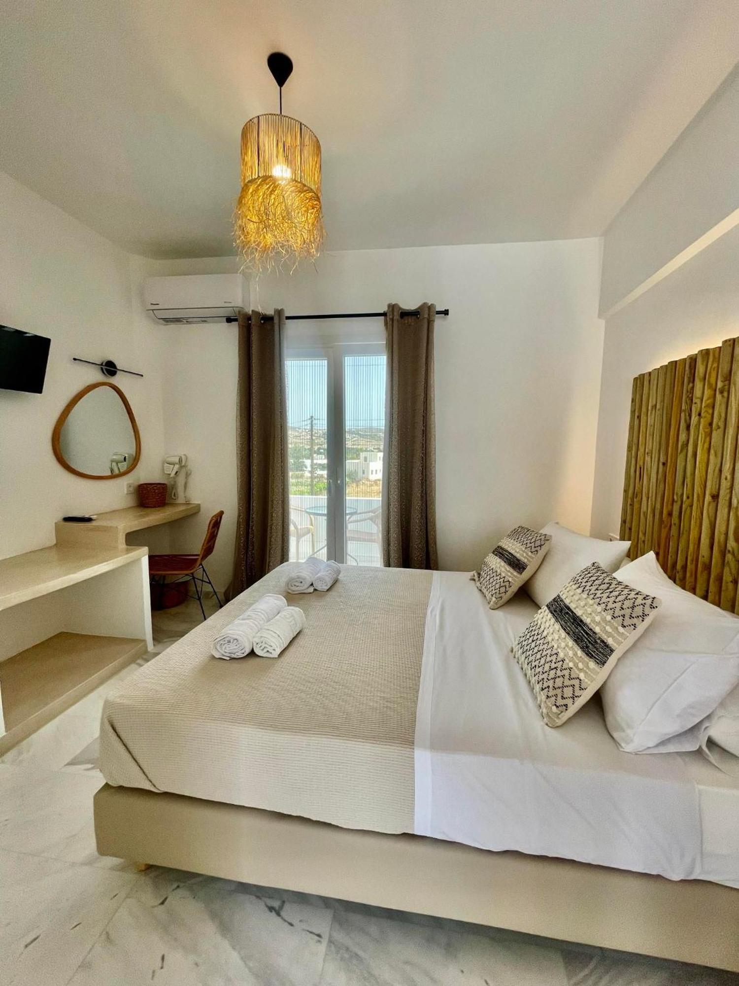 Athina Rooms - Lounge Apartments Páros Eksteriør billede