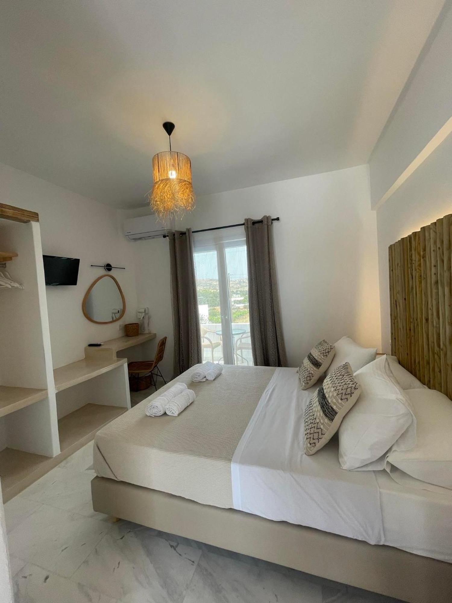 Athina Rooms - Lounge Apartments Páros Eksteriør billede